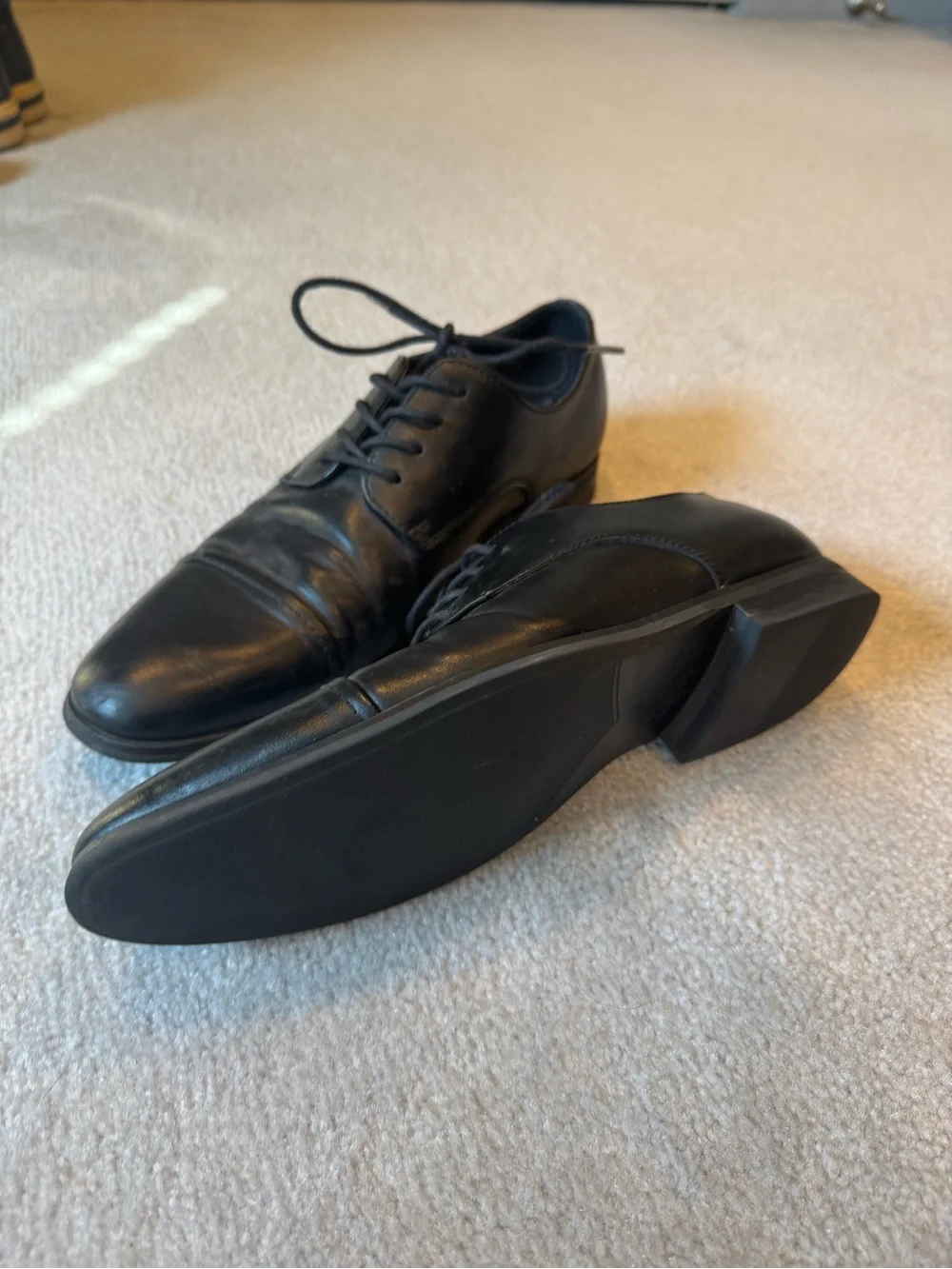 Express Men’s Black Leather Cap-Toe Derby Dress Shoes